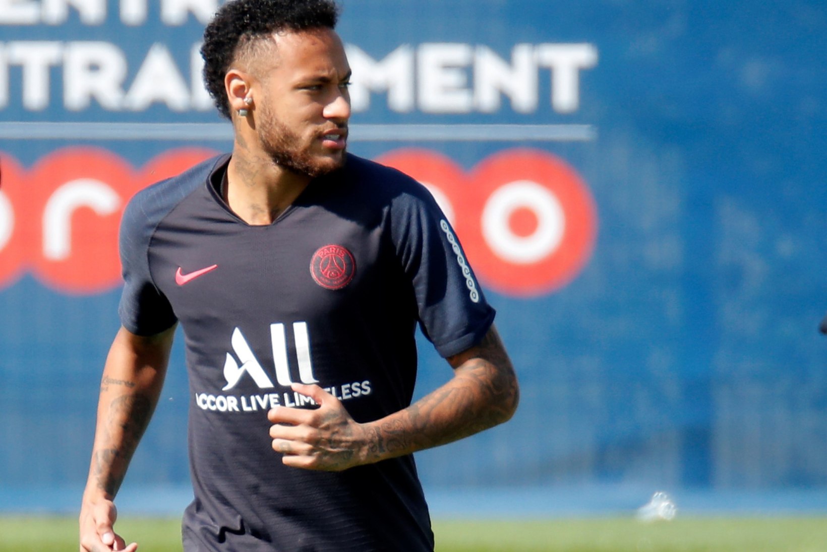 KAUA VÕIB? Prantslased lükkavad Neymari ihkava Barcelona pakkumisi järjepanu tagasi