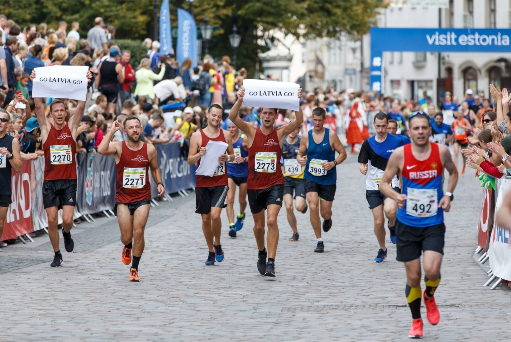 TEE HEAD! Iga Tallinna maratonil osaleja saab aidata liikumispuudega lapsi