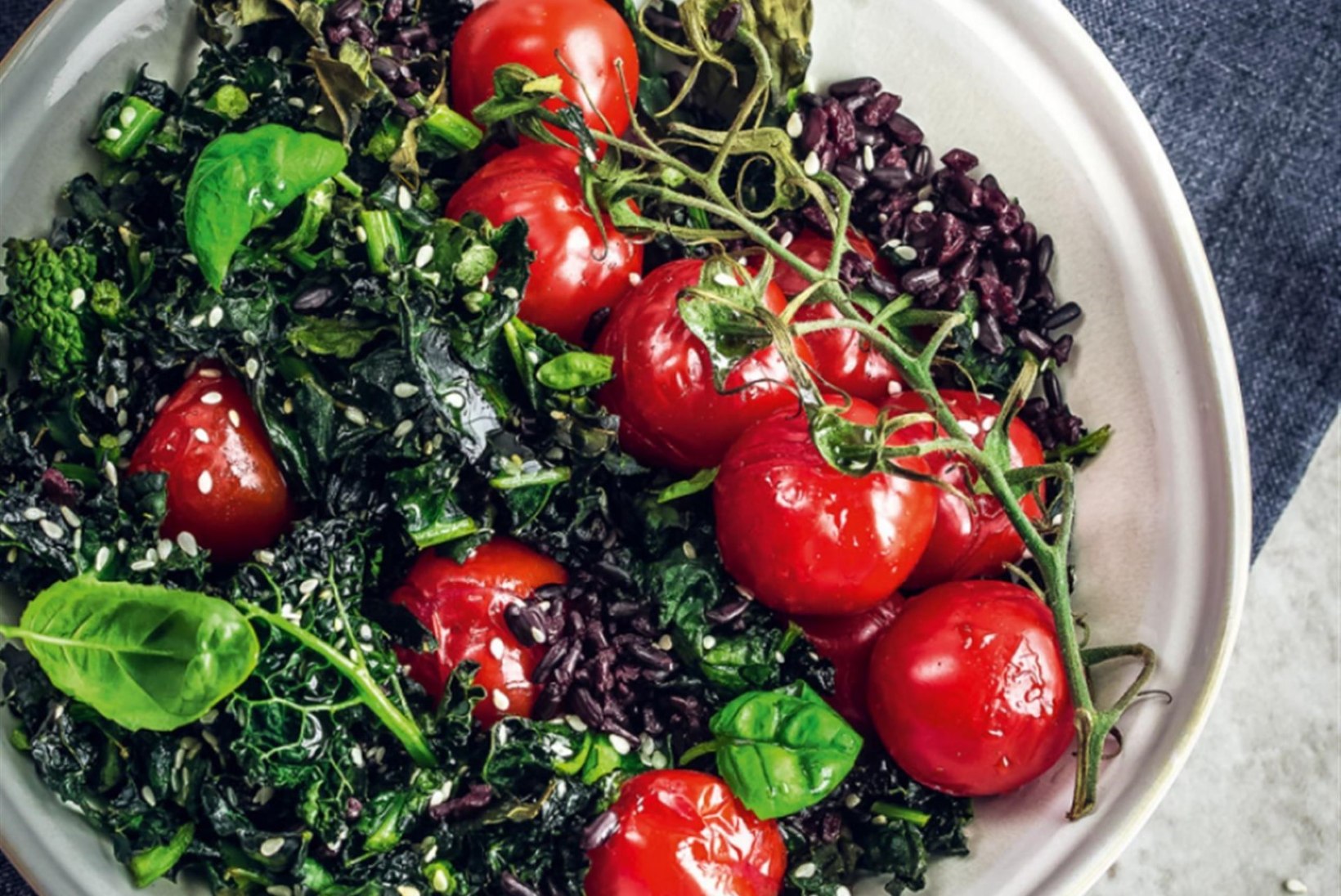 TOMATIPIDU: 10 ideed, kuidas esimestest kodumaistest maitseküllastest tomatitest viimast võtta
