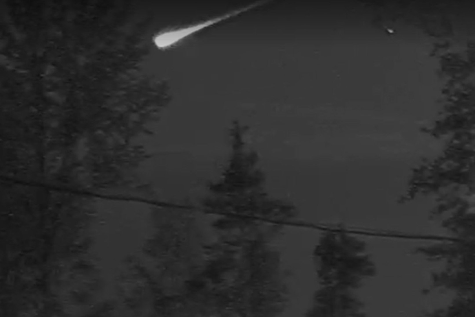 VIDEO | Eestis nähti langemas meteoori
