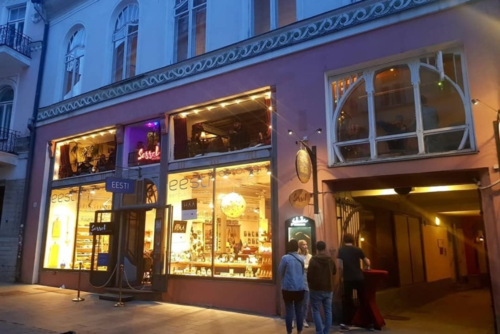 Sessel Salong – pisike baar Tallinna vanalinnas, mis tõepoolest üllatab! 