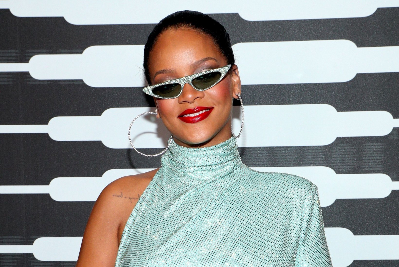 Rihanna korraldas seksika ja staarideküllase pesusõu