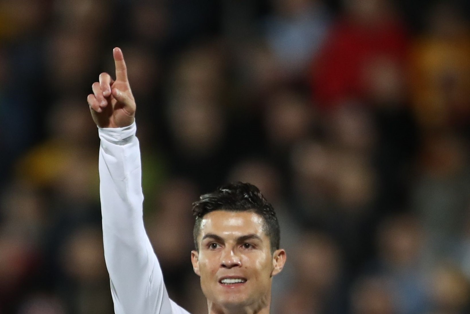 KADEDUS? Ronaldo ja Portugal vihjasid sotsiaalmeedias, mida nad arvavad Messi parimaks valimisest