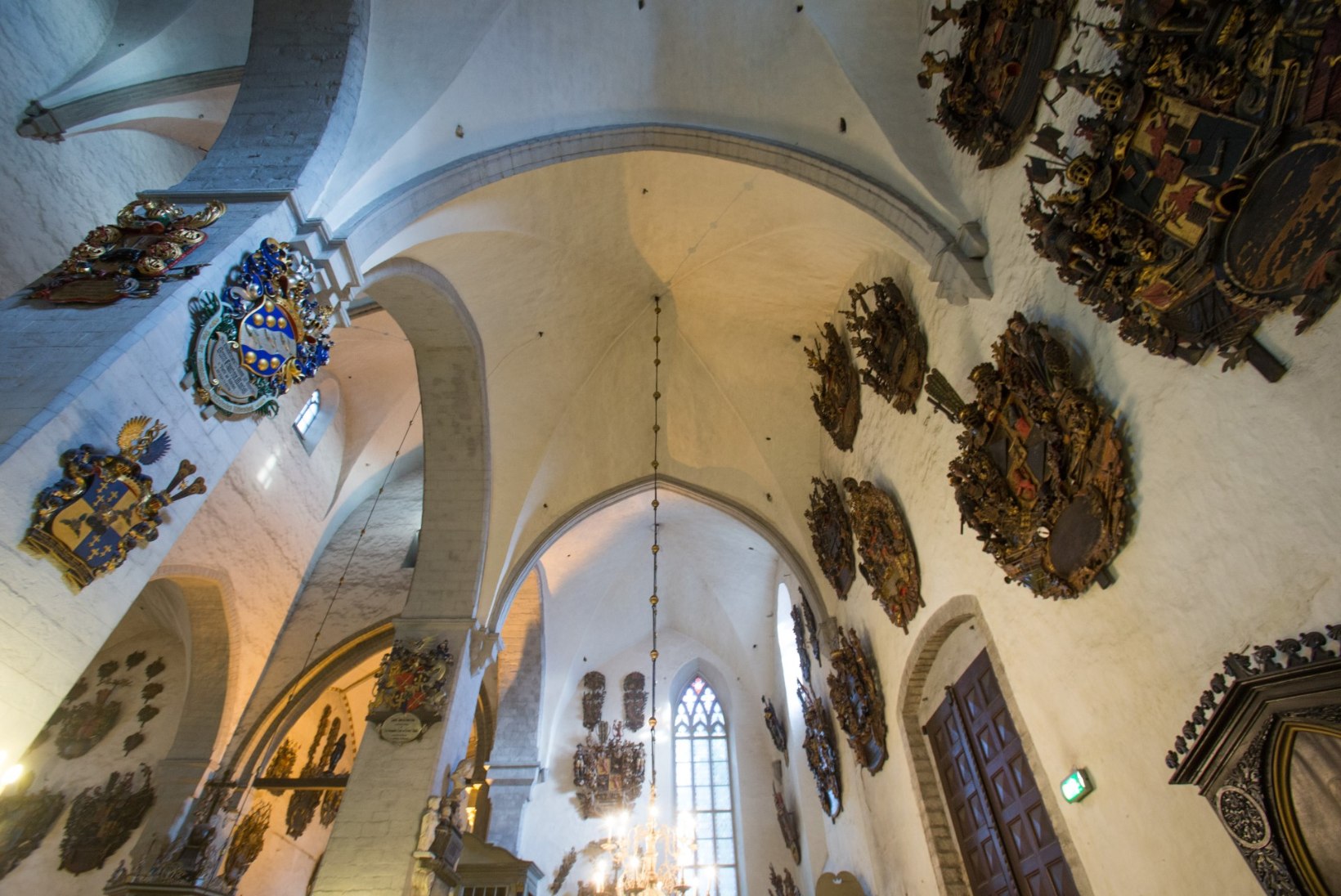 MINE JA IMETLE | Eestimaa kirikud on täis haruldasi aardeid 