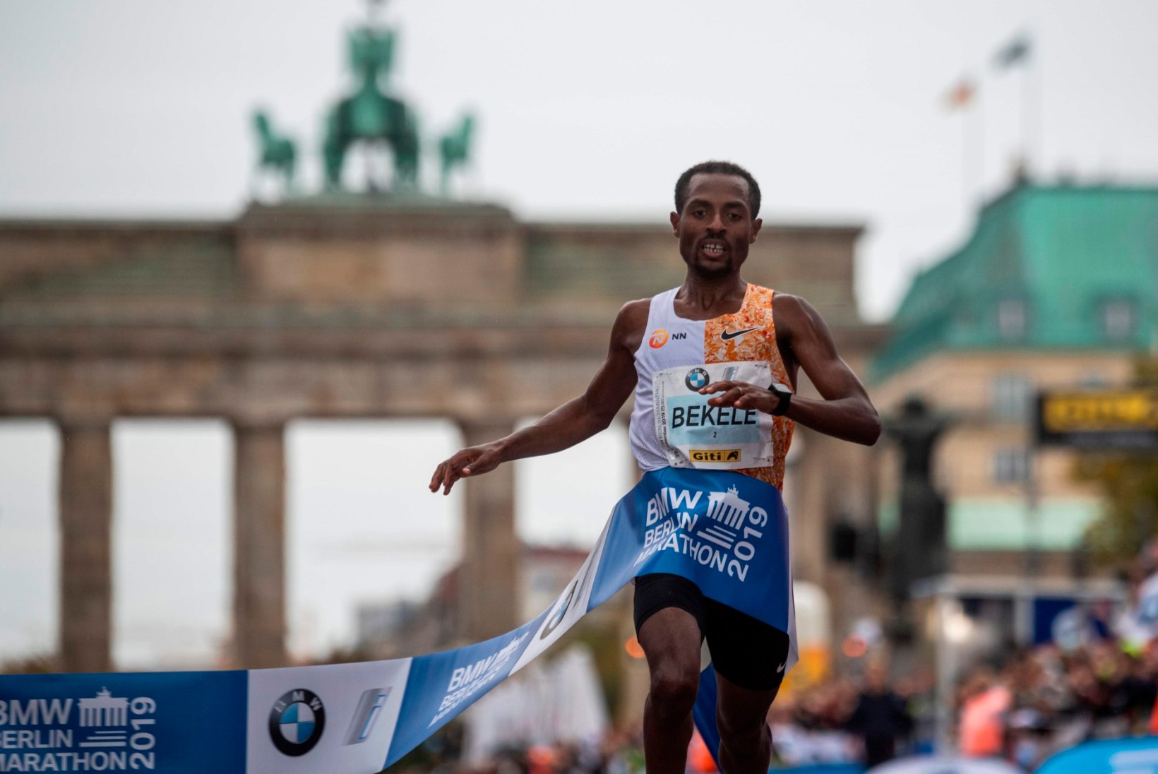 VAU! Etioopia jooksuäss lidus Berliini maratonil kõigi aegade teise aja