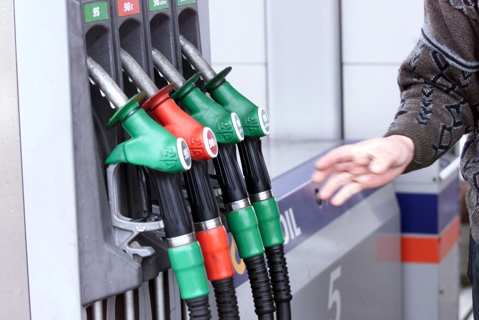 Majandusministeerium vabastab kütusemüüjad biokomponendi lisamisest