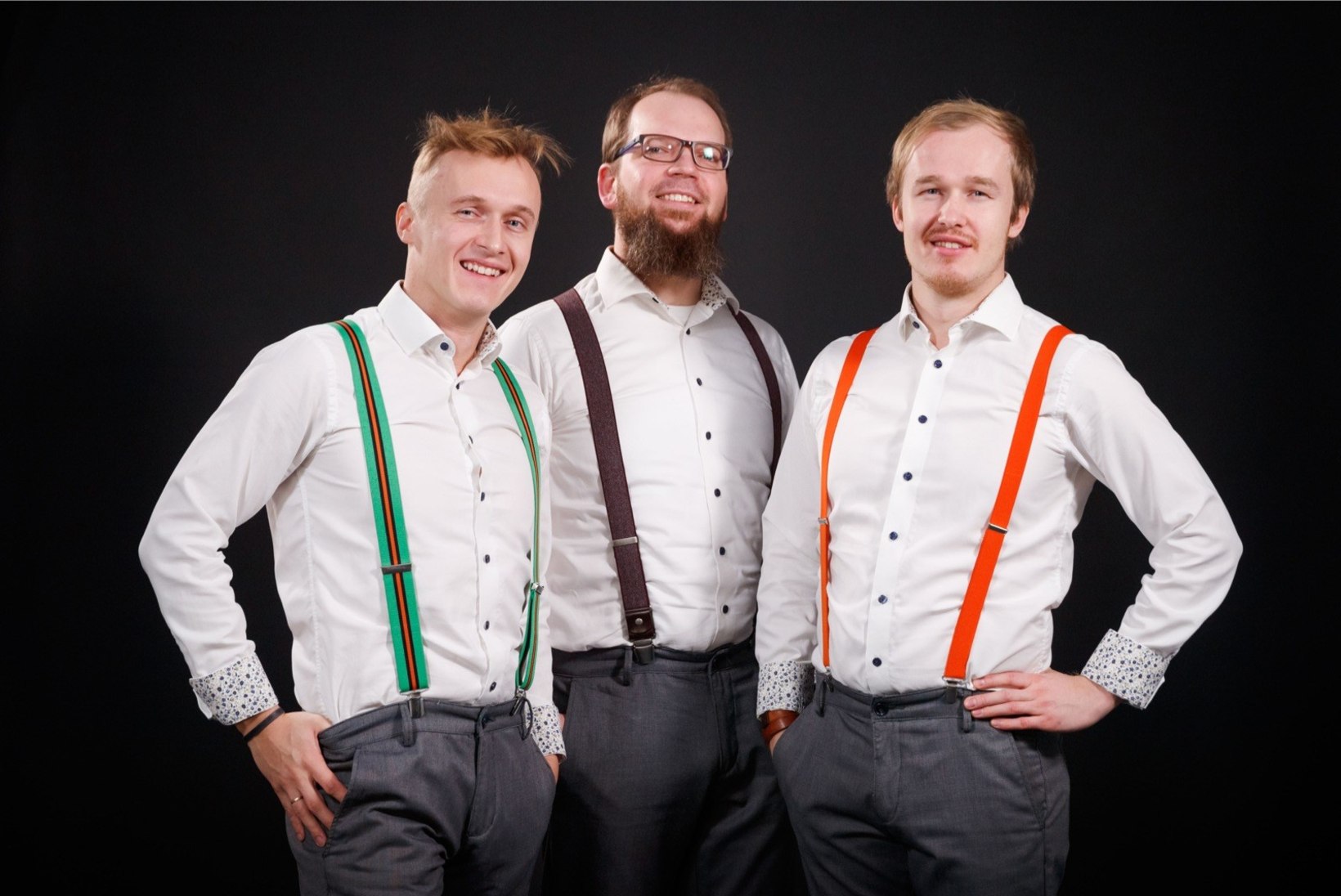 KEHAKEELEVIDEO | „Eesti laul“ | Linnapoiste folkbändi Kruuv hoiab koos sõprus