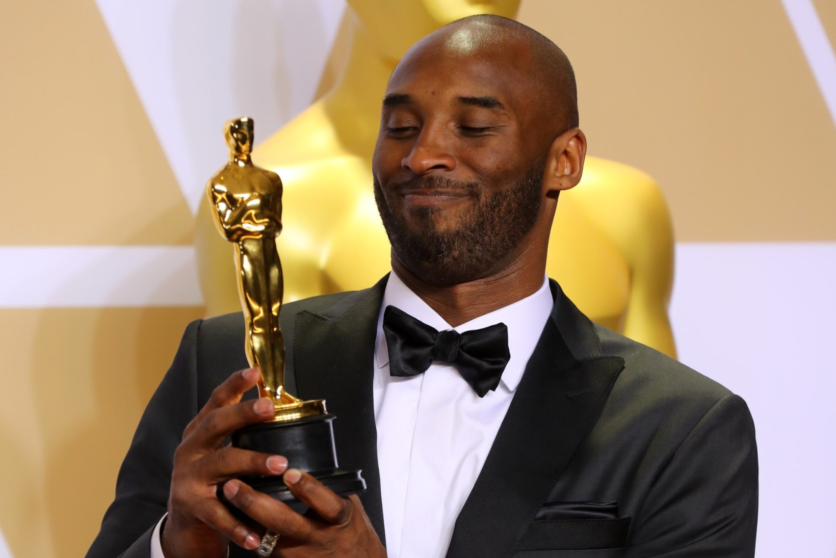 VAATA FILMI! Traagiliselt hukkunud Kobe Bryant oli lisaks spordilegendile ka Oscari-võitja