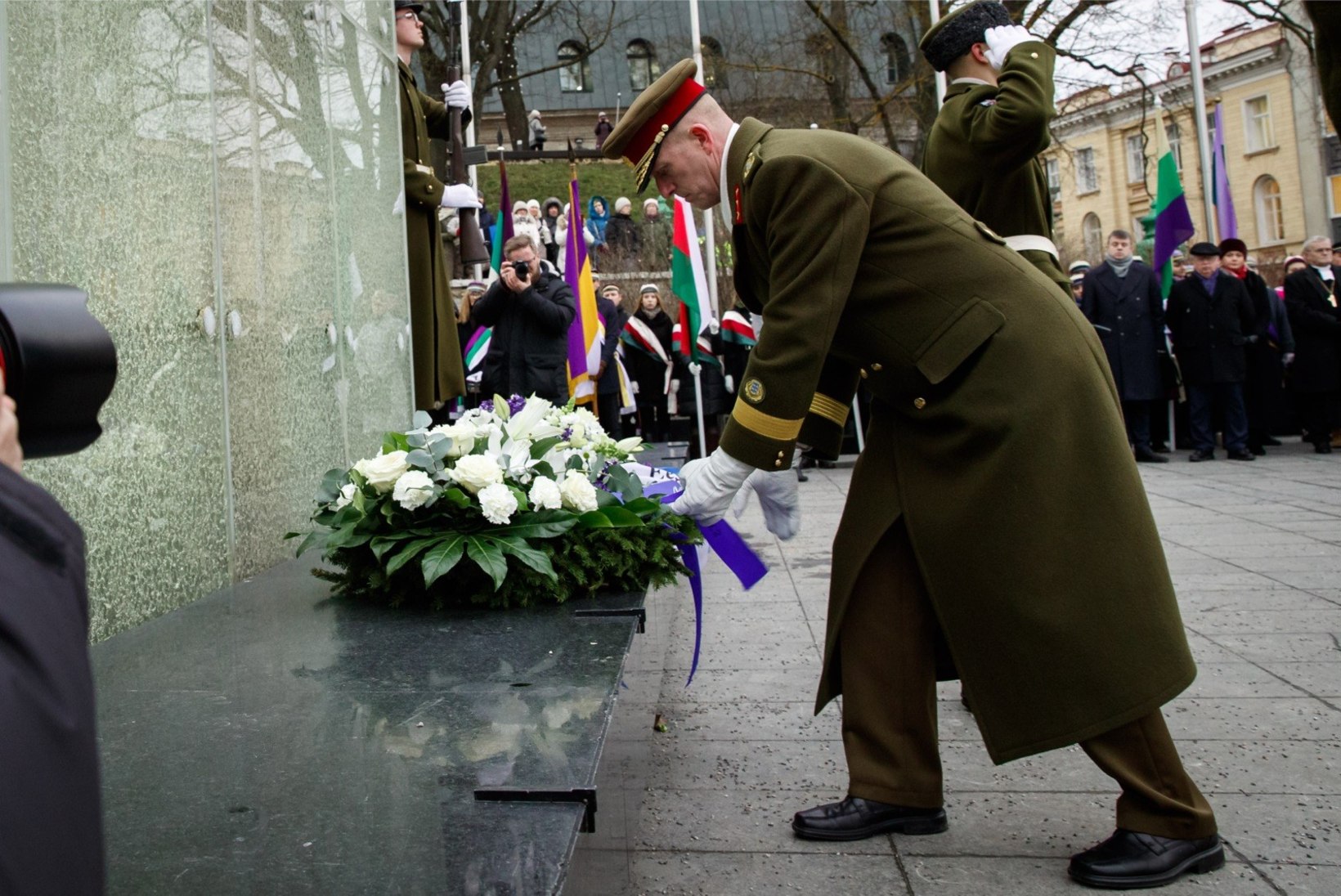 GALERII | 100 sekundit vaikust:  Tallinnas mälestati  Vabadussõjas võidelnuid