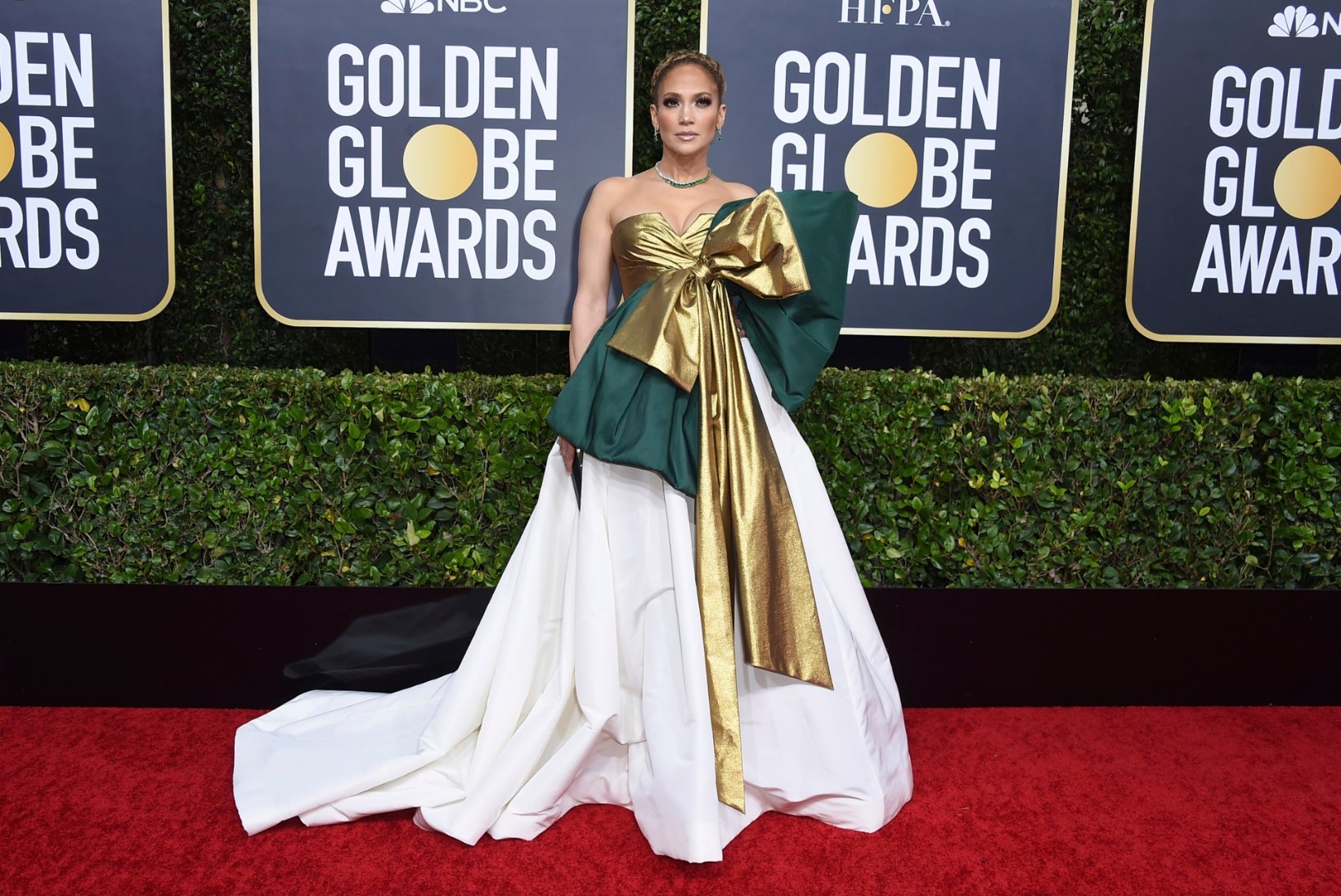 Mis juhtus? Jennifer Lopez astus Kuldgloobuste jagamisel kleidivalikuga totaalselt ämbrisse