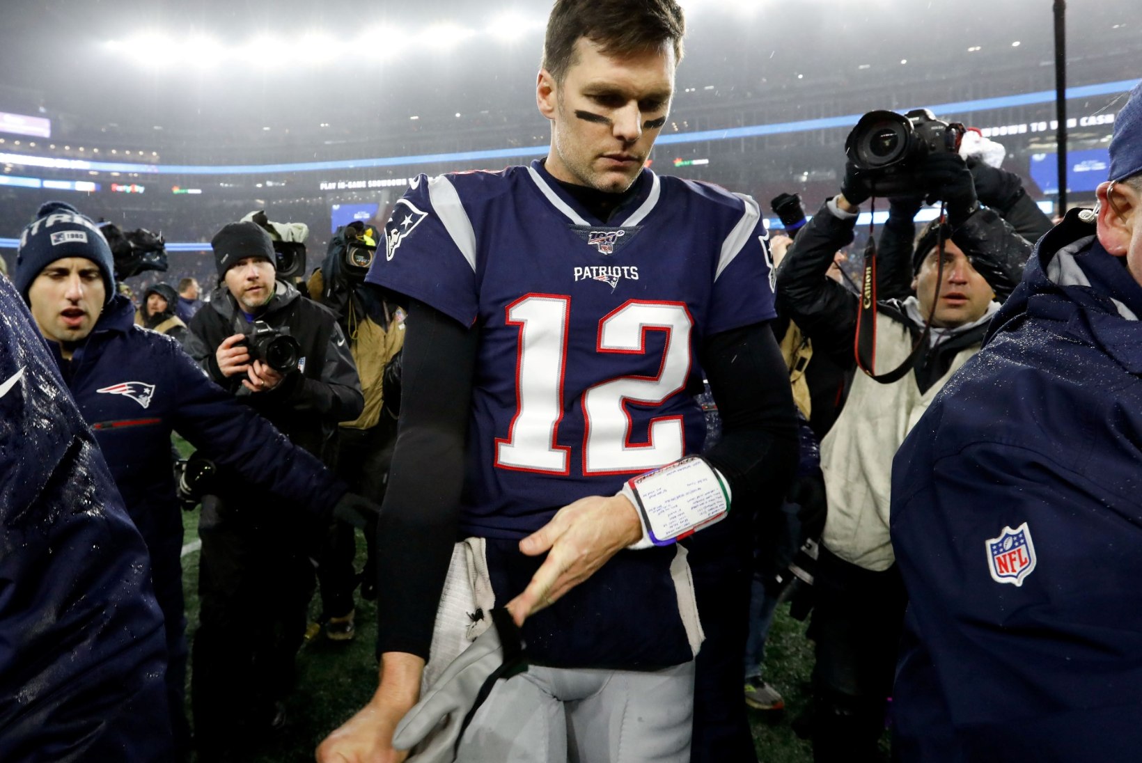 DÜNASTIA LÕPP? Legendaarne Tom Brady põrus täielikult! Kas karjäär on läbi?