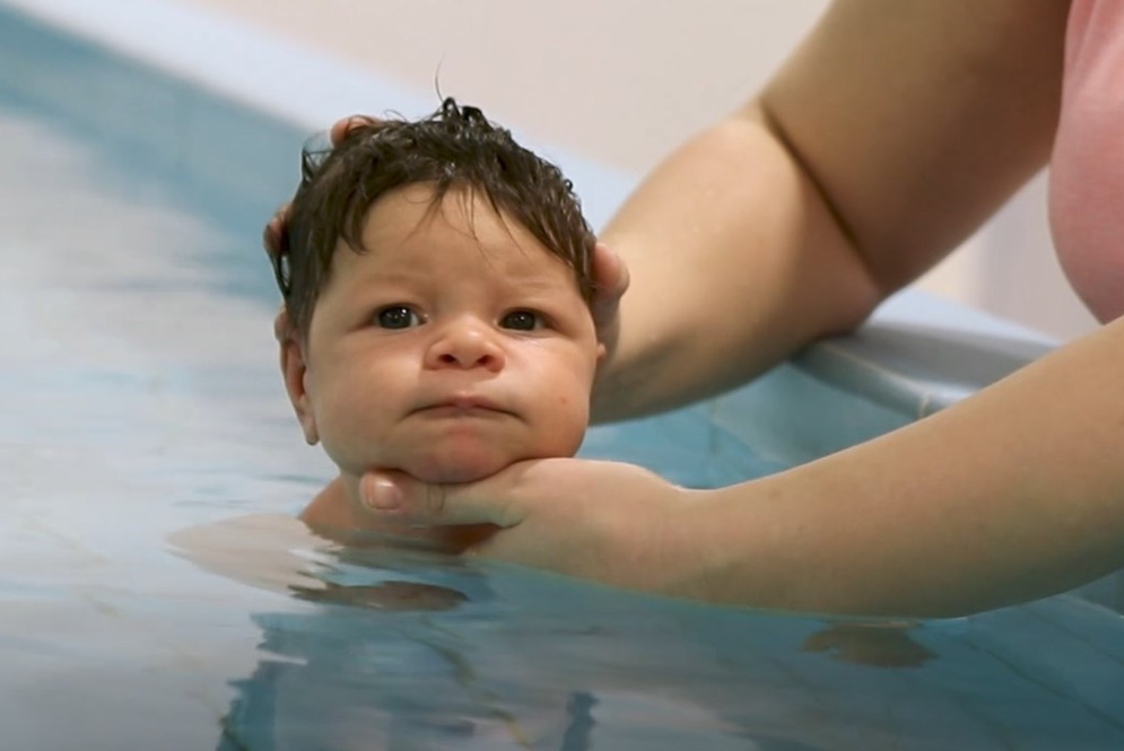 TV3 VIDEO | Kristina Pärtelpoeg viis beebi ujumistrenni: proovime, uputame!