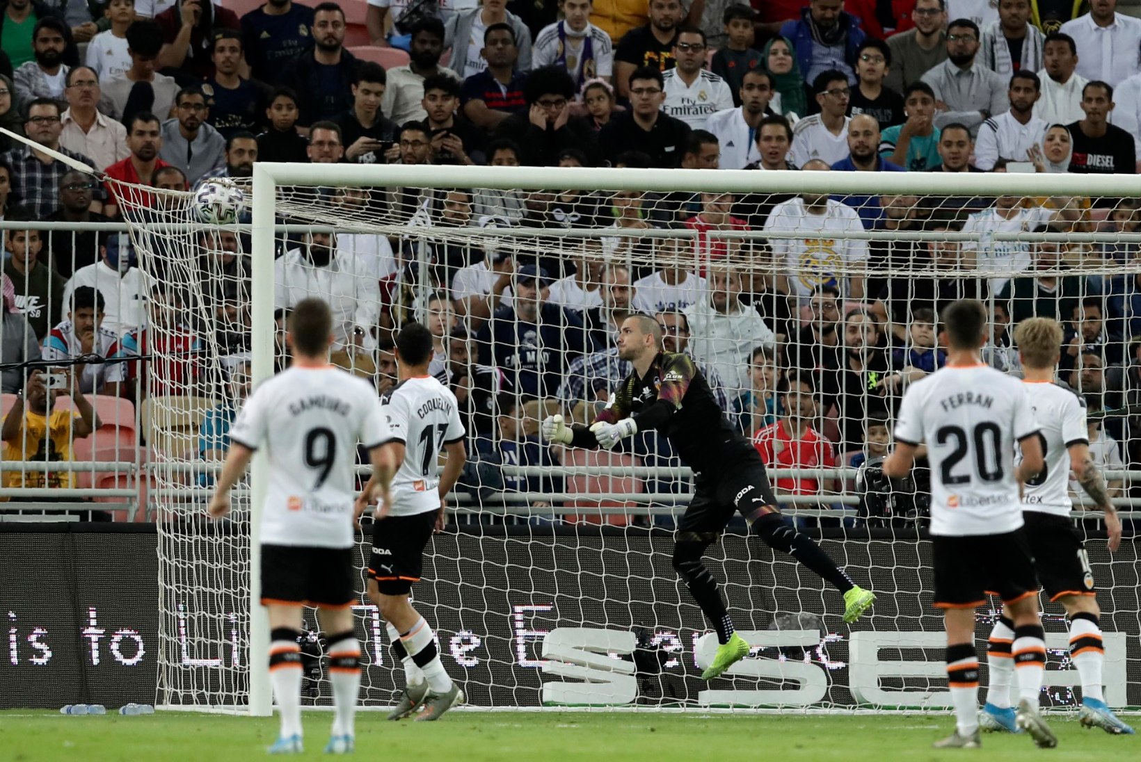VIDEO | Real pani superkarika poolfinaalis vastase paika! Kroos lõi aasta värava?