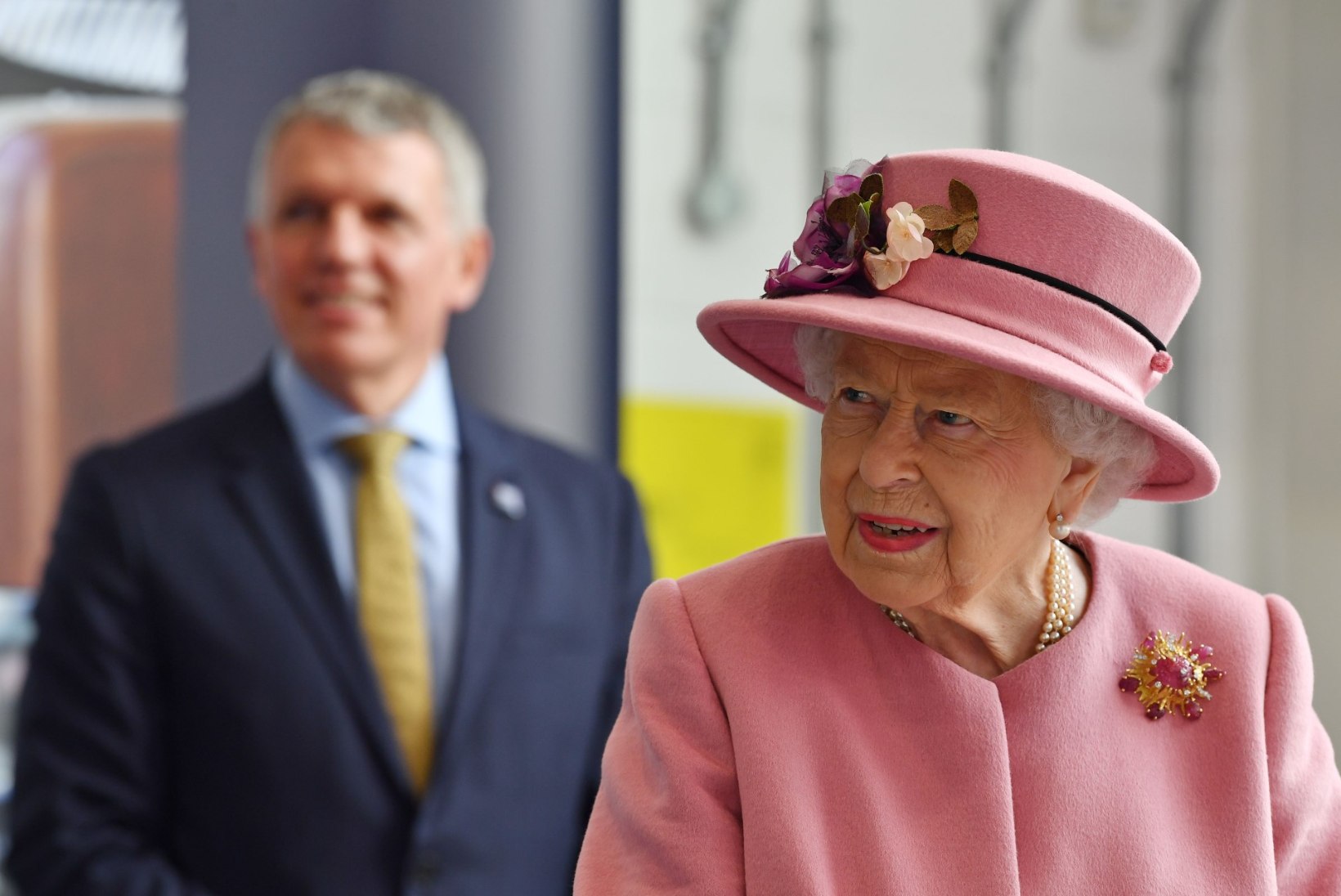 KARM KRIITIKA: miks Elizabeth II koroonamaski ei kanna?
