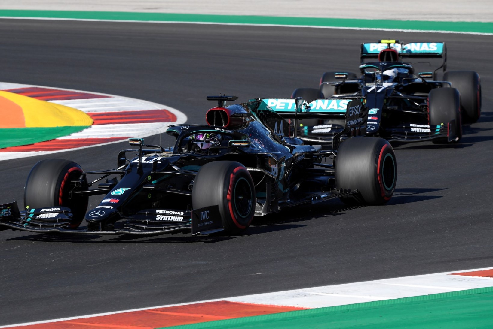 Portugali GP viimasel vabatreeningul näitasid kiireimat minekut Mercedesed