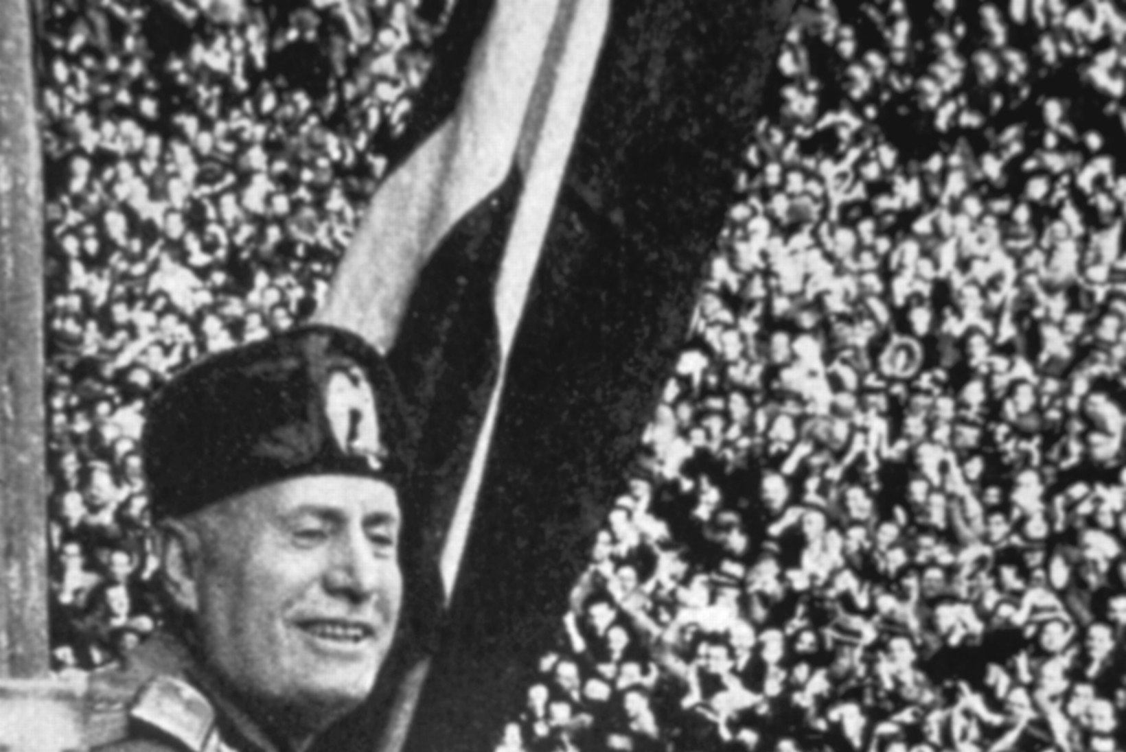 KARDETUD RIIUKUKEST PEAMINISTRIKS: Mussolini visati kakluste pärast välja kahest koolist 