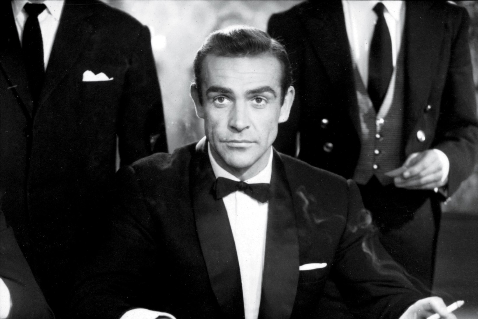 PUHKA RAHUS, ESIMENE JAMES BOND. Sean Connery lesk: „Tema viimne soov täitus: ta libises rahulikult olematusse.“