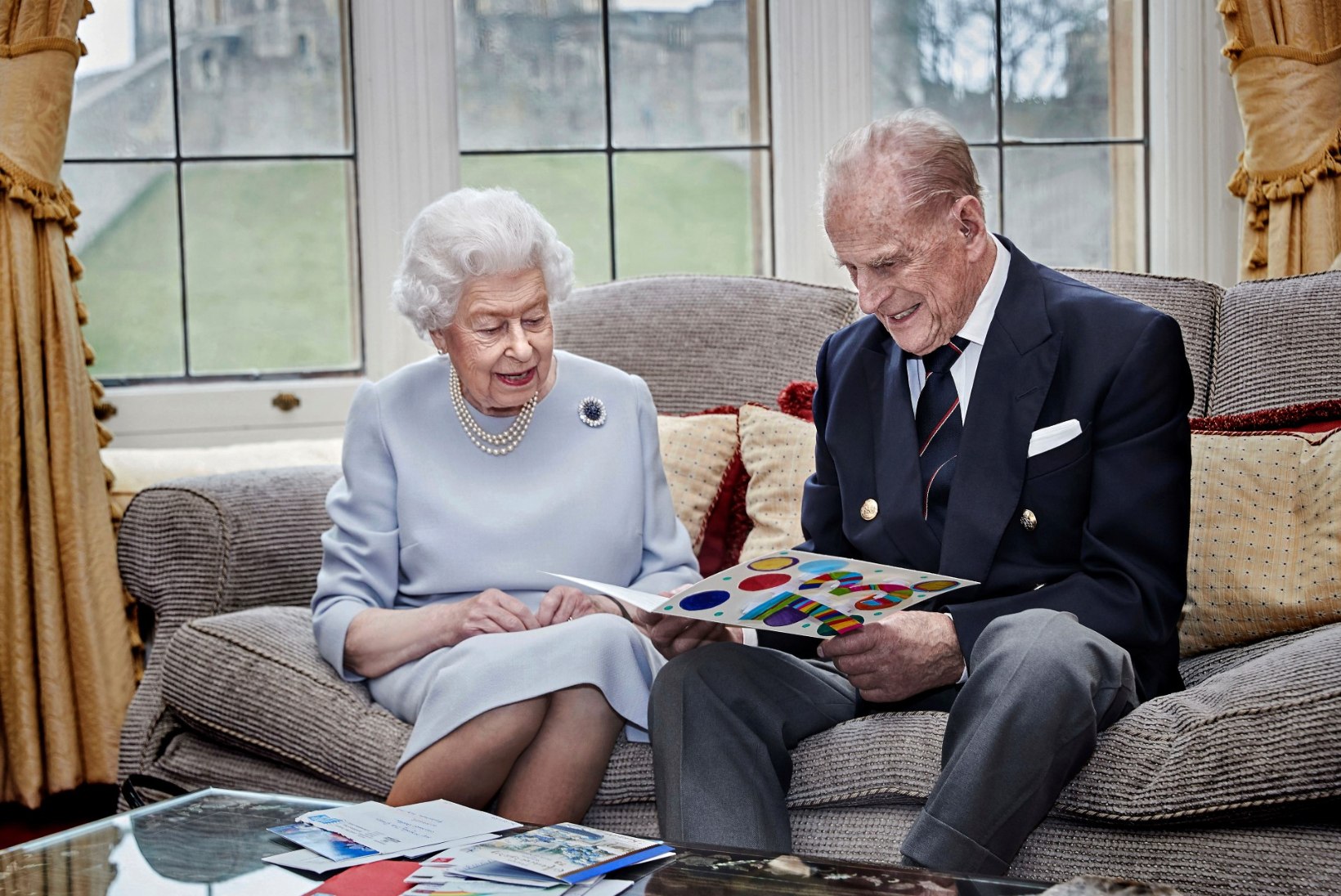 Elizabeth II ja prints Philip tähistavad täna 73. pulma-aastapäeva!