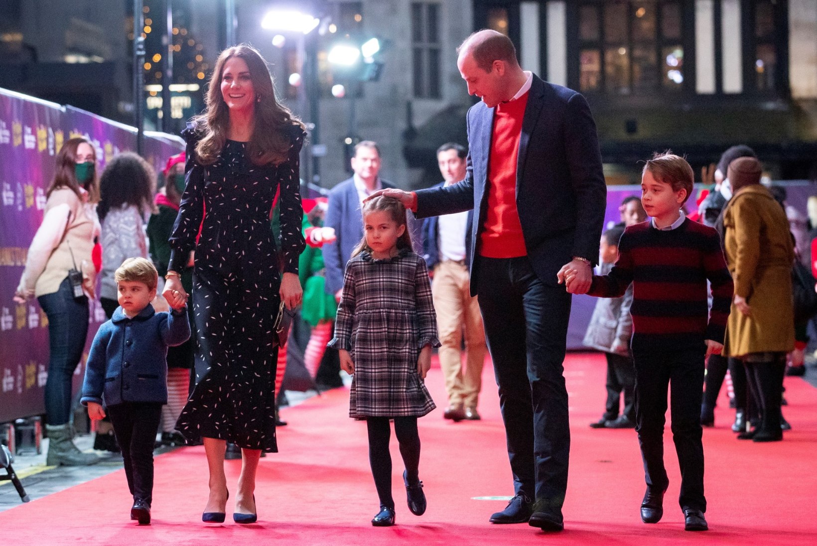 FOTOD | Terve pere koos! Prints William ja Kate tõid lapsed üle pika aja avalikkuse ette 