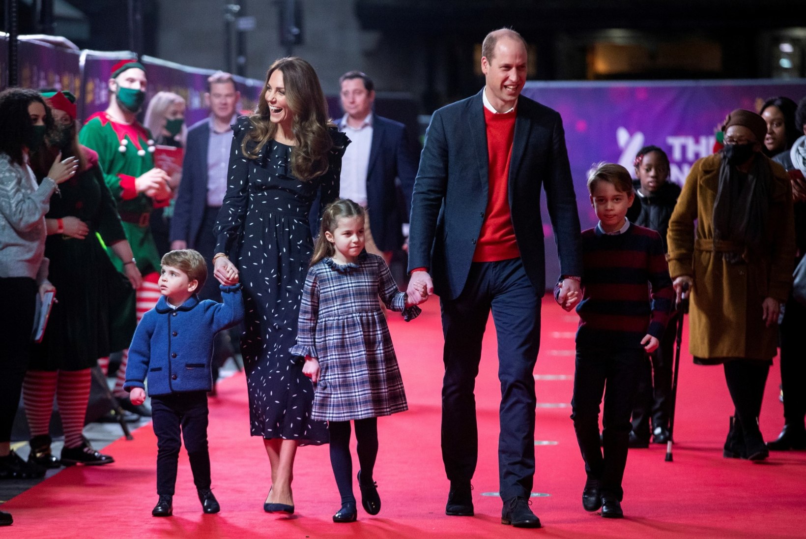 FOTOD | Terve pere koos! Prints William ja Kate tõid lapsed üle pika aja avalikkuse ette 