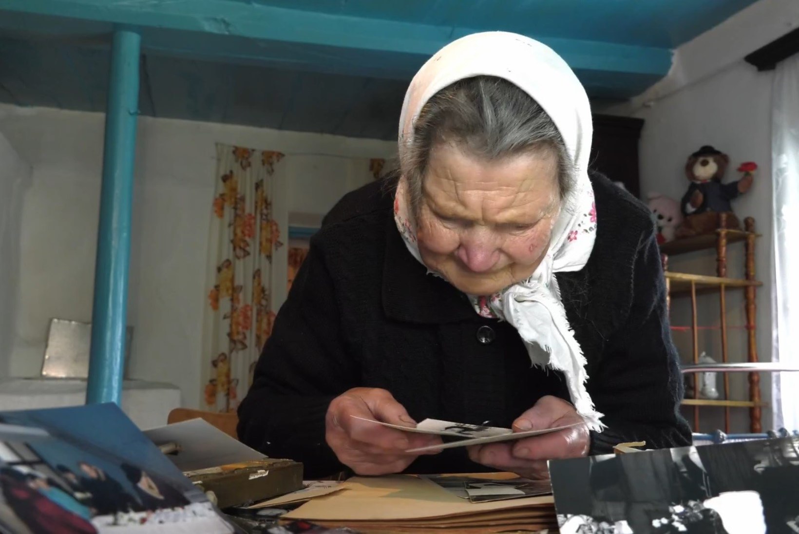 VAATA FILMILINASTUST! | „PILTIDE VAATAMISE AEG“: millist elu on näinud viimased eestlased kauges Kasahstani külas