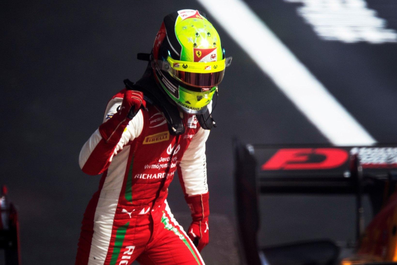 ISA JÄLGEDES: Mick Schumacher kihutab järgmisel aastal F1 sarjas