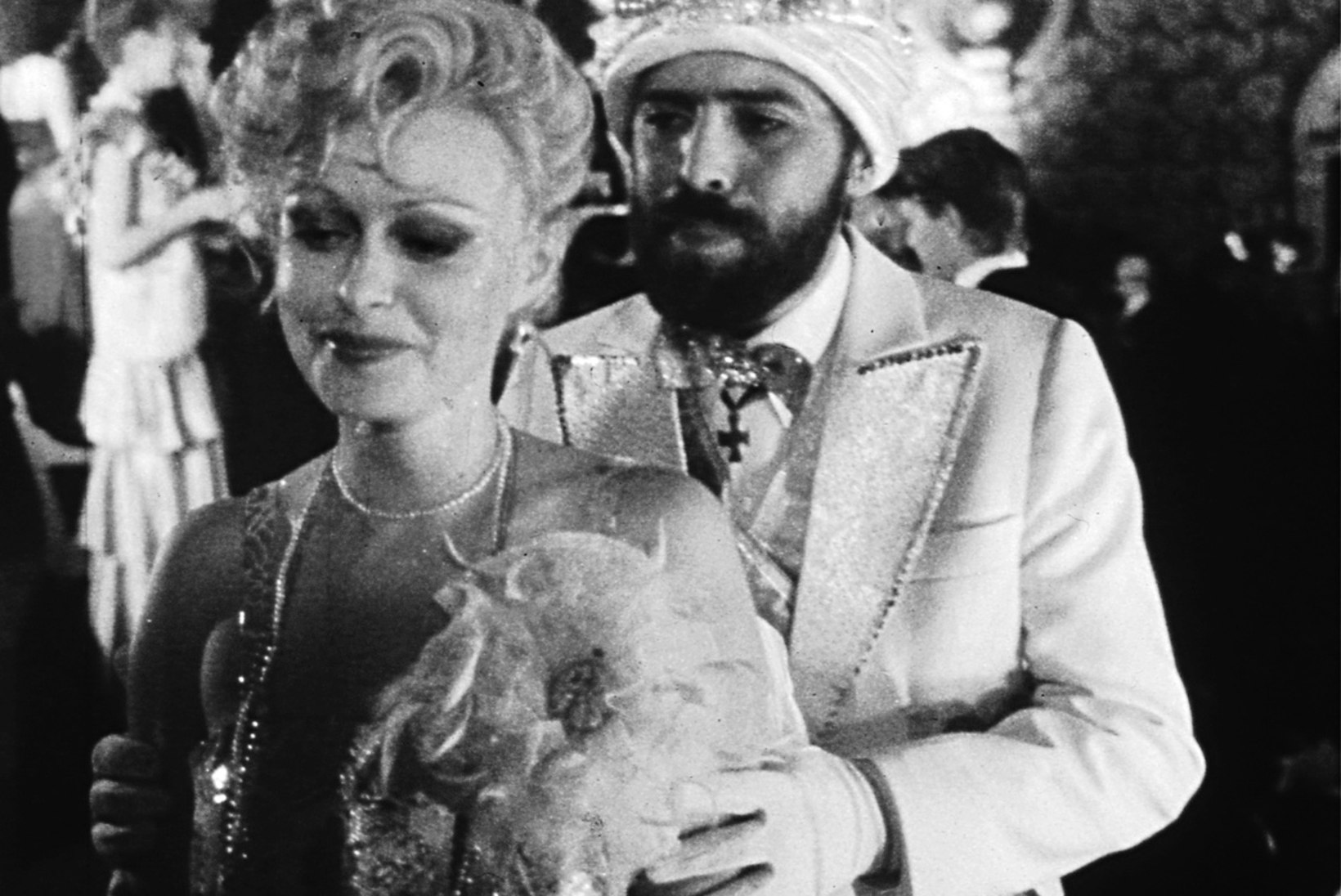 Ago-Endrik Kerge: „Mulle alati õudselt meeldis lolle vene filminatšalnikuid tillist tõmmata ja see õnnestus ka „Savoy balli“ juures.“