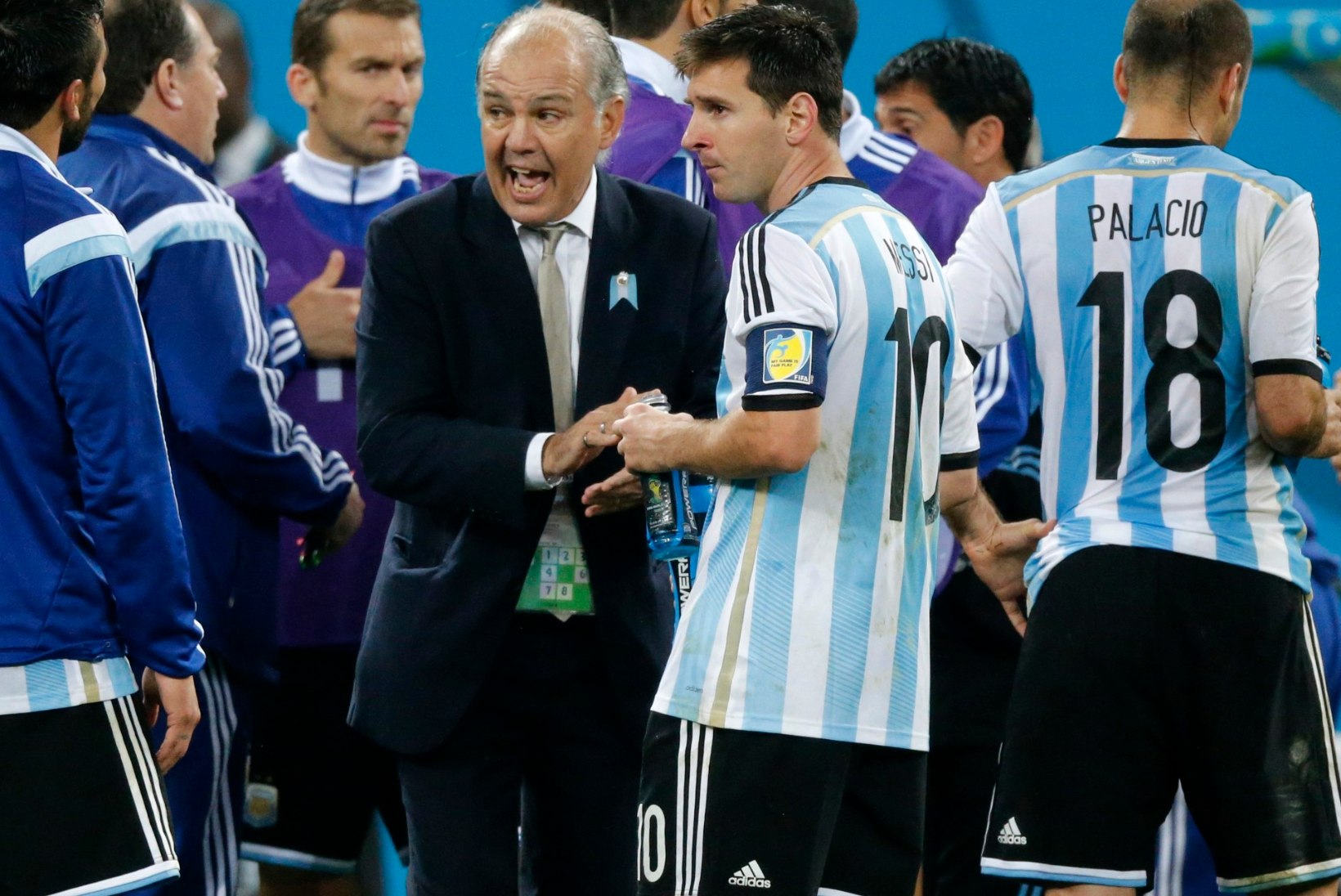 Argentinat tabas uus lein: suri Maradona kaasvõitleja