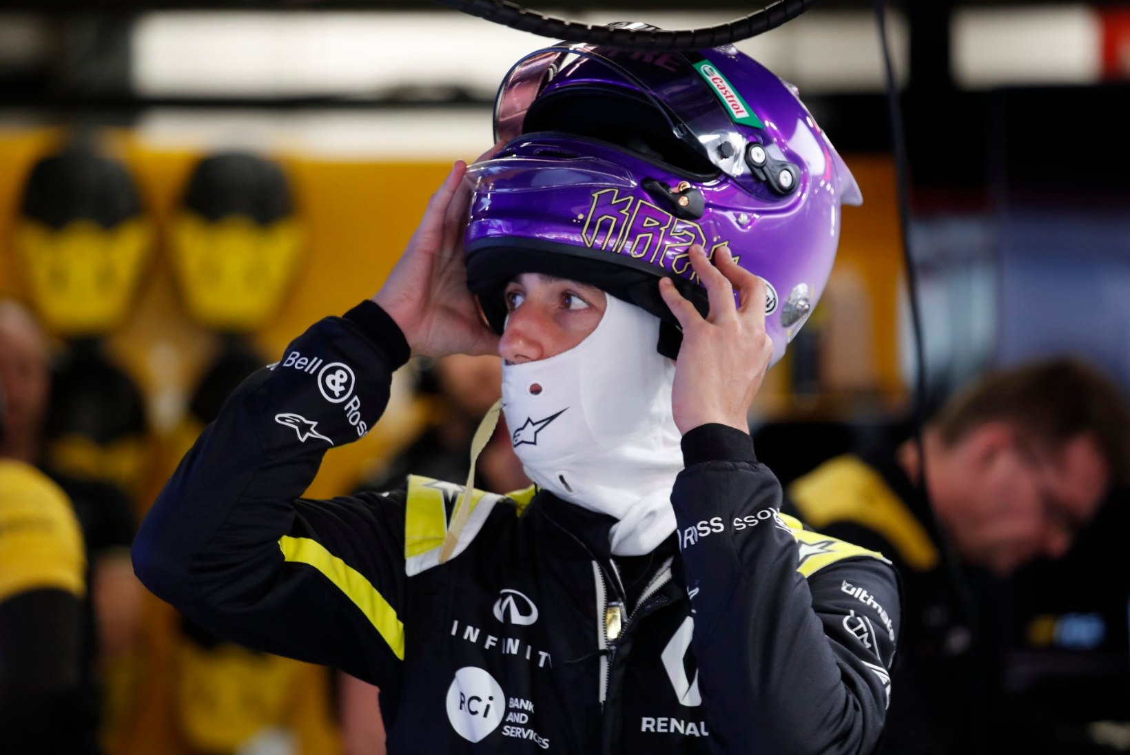 FOTOD | Ricciardo pühendas kiivridisaini hukkunud Kobe Bryantile