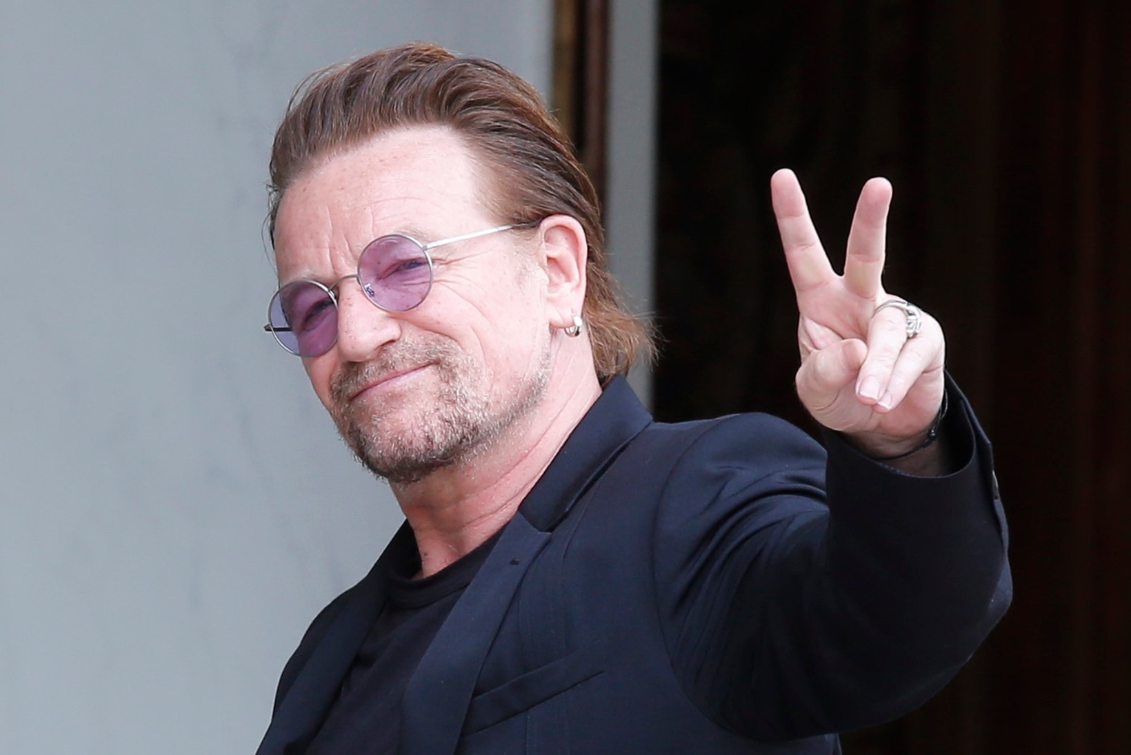 VIDEO | Bono 20aastane poeg on tõusev rokitäht