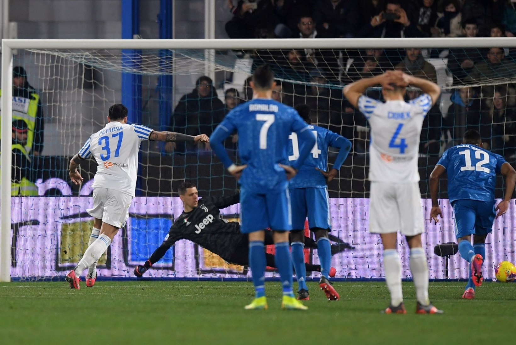 VÄGEV! Tunjov pääses Juventuse ja Ronaldo vastu platsile