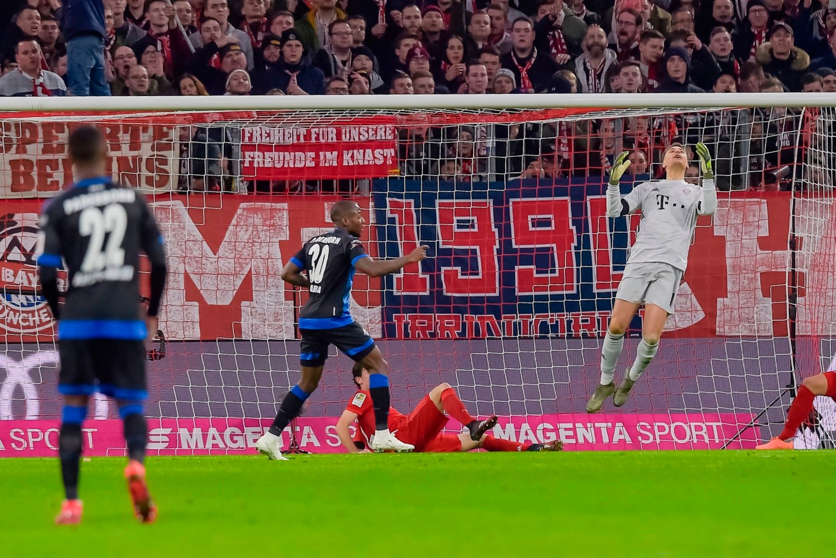 VIDEO | Neueri järjekordne seiklus päädis suure pirukaga, kuid Lewandowski päästis ikkagi päeva