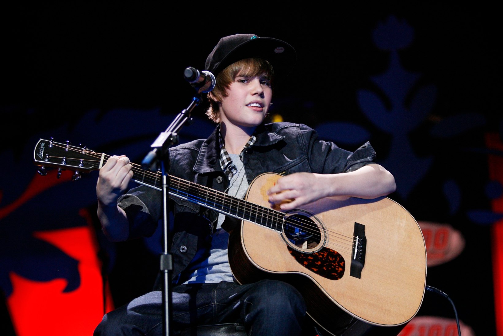 ELUOHTLIK SÕLTUVUS: Bieber alustas 13aastaselt päeva kanepi ja tablettidega