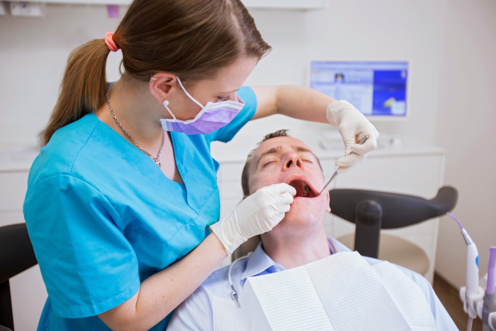 VÄHK VÕIB ARENEDA KA SUUS: hambaarstid soovitavad ebatavalisi muutusi kindlasti kontrollida