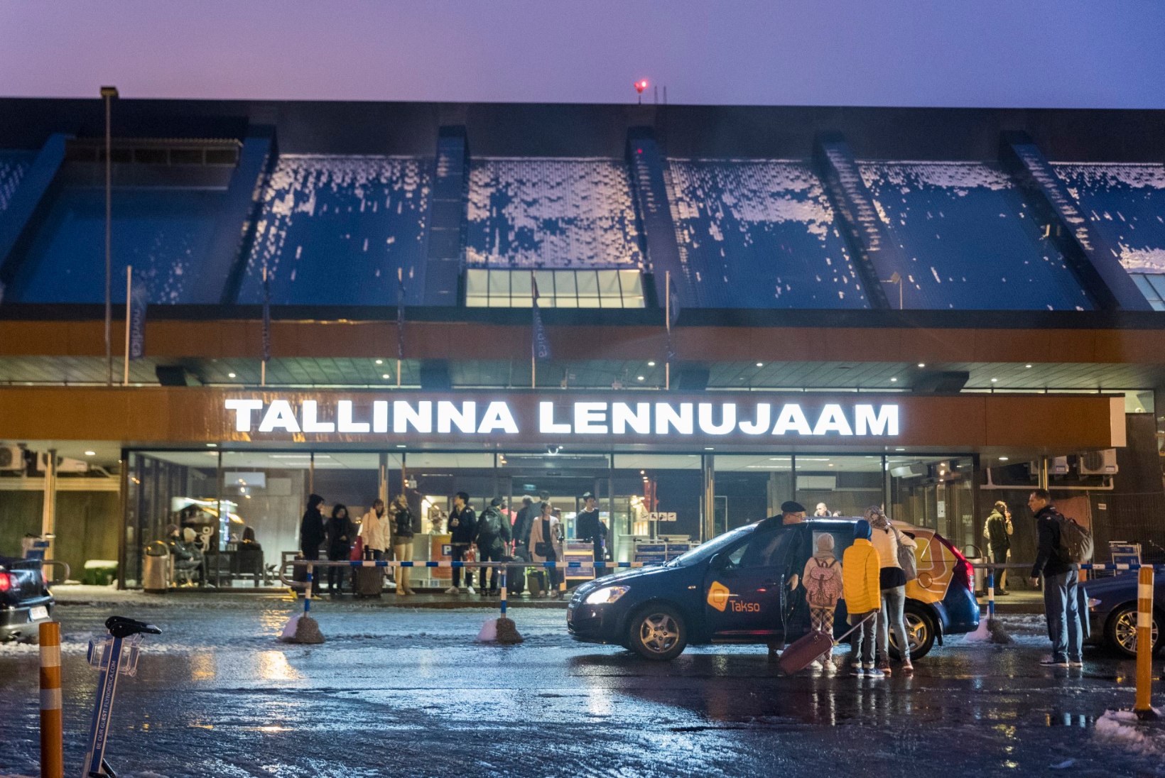 Koroonahäda lennujaamas? Tallinnas lükkub edasi lennuliini avamine, kaks liini on tühistatud