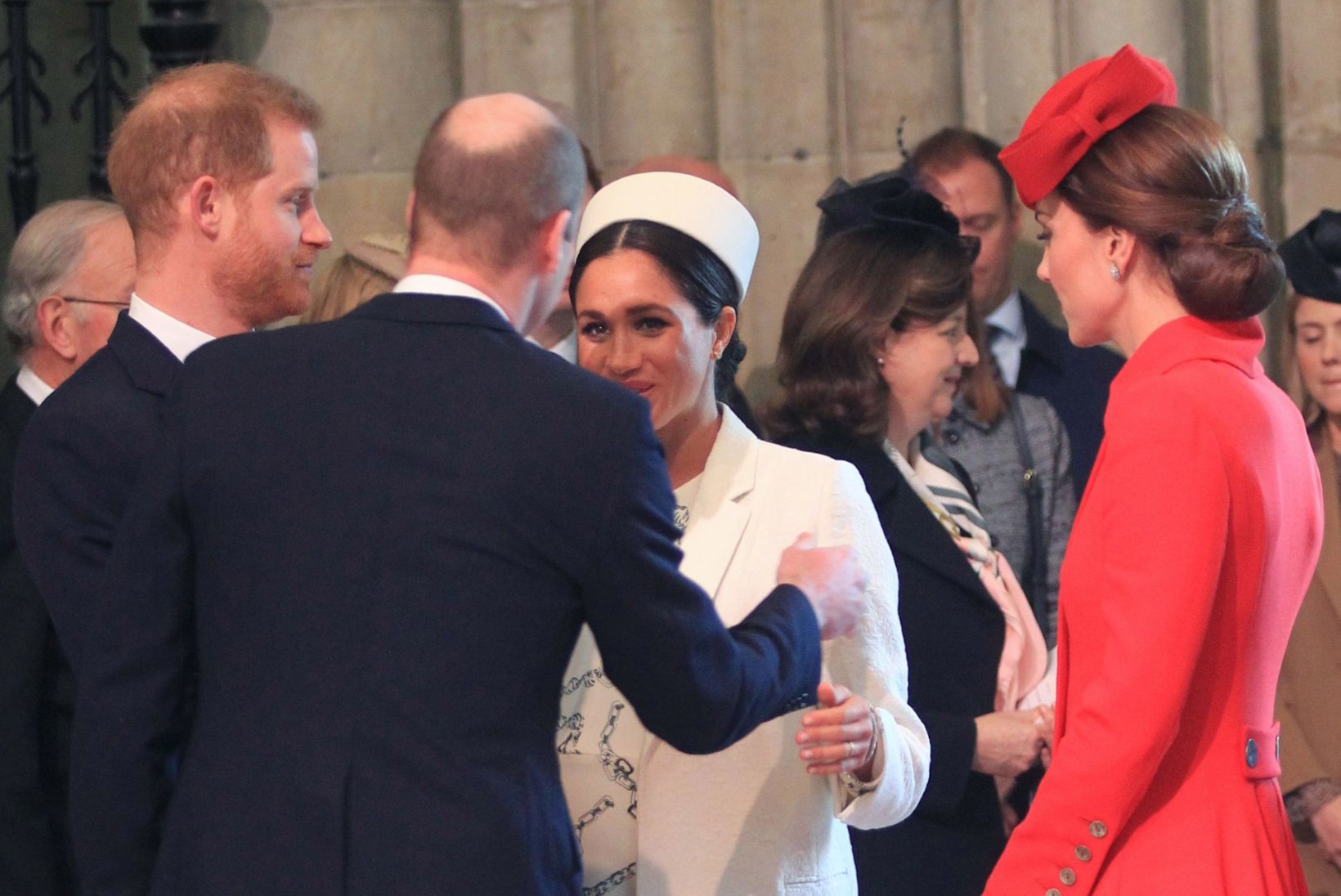 JÄISED SUHTED: prints William ja ta naine ei suutnud Harryt ja Meghanit kirikuski viisakalt kohelda