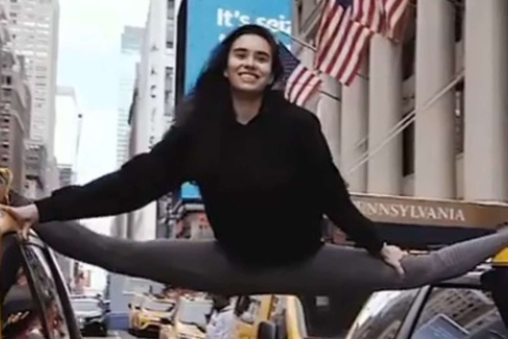 VIDEO | Parem kui Van Damme! Venemaa iluvõimleja näitab hämmastavat painduvust