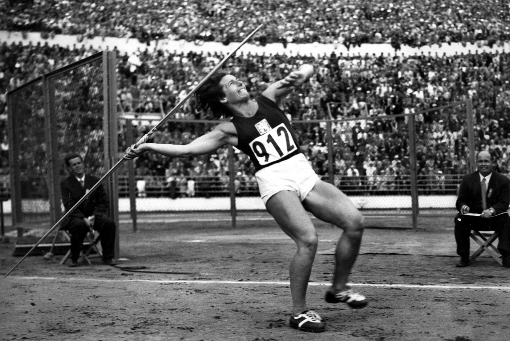 Suri odaviske olümpiavõitja ja endine maailmarekordiomanik