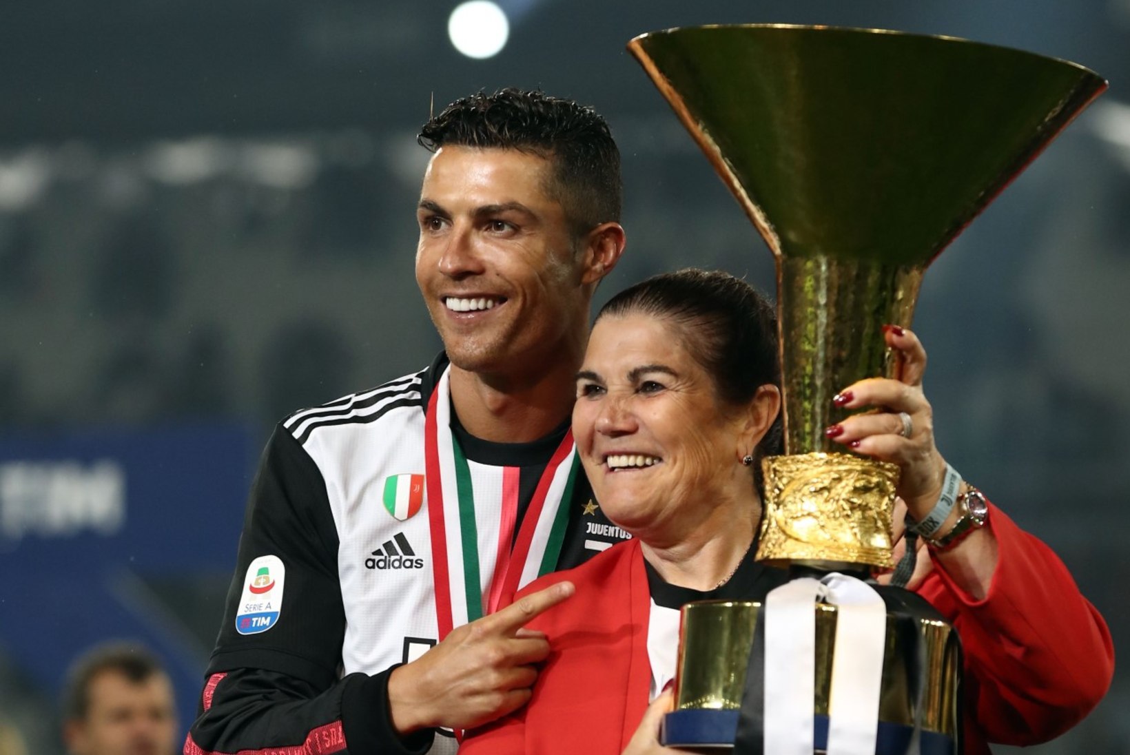 Insuldi üle elanud Ronaldo ema: olen õnnelik, et ellu jäin