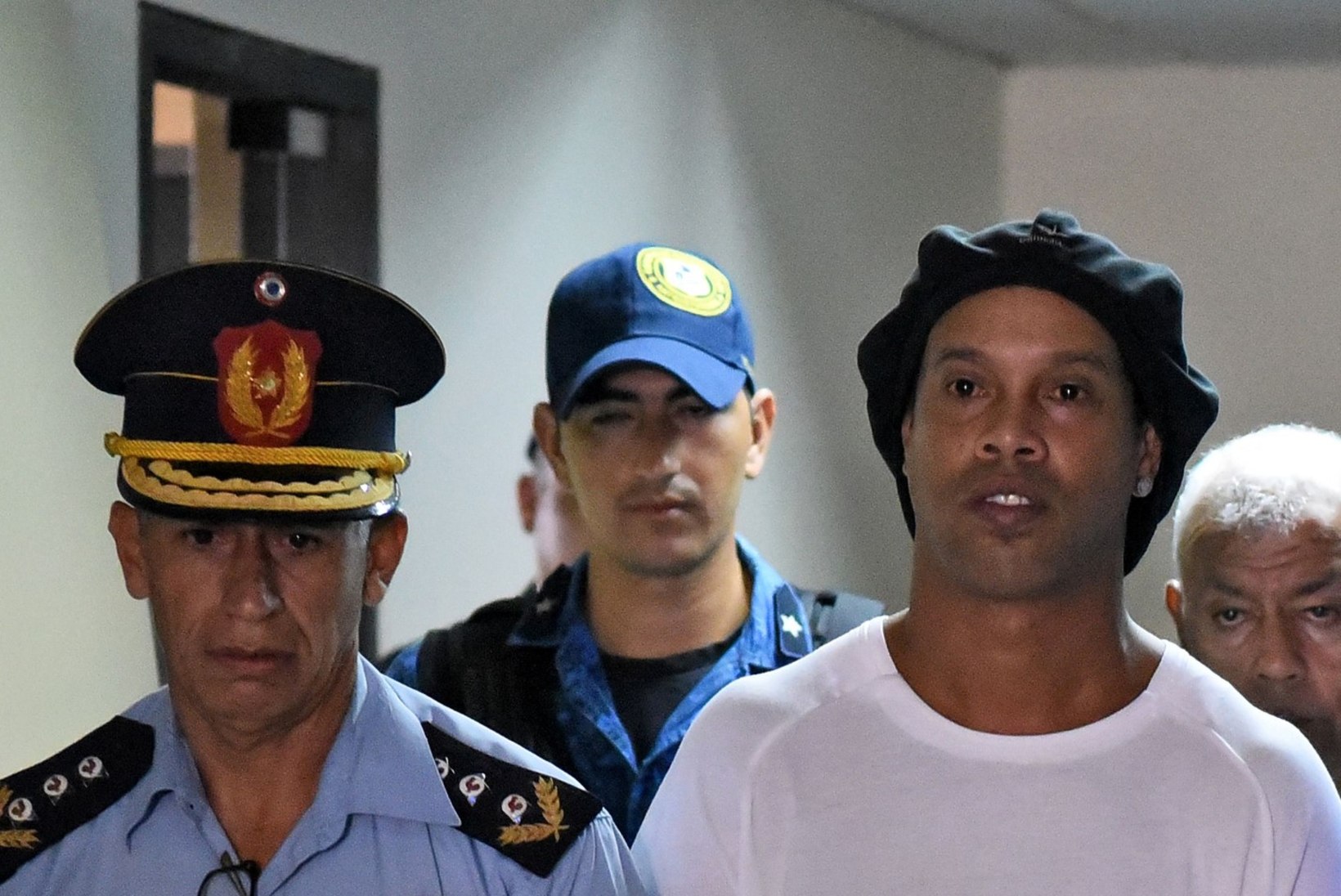 FOTO | Juubelit tähistanud Ronaldinho võttis sünnipäeva vastu vanglas