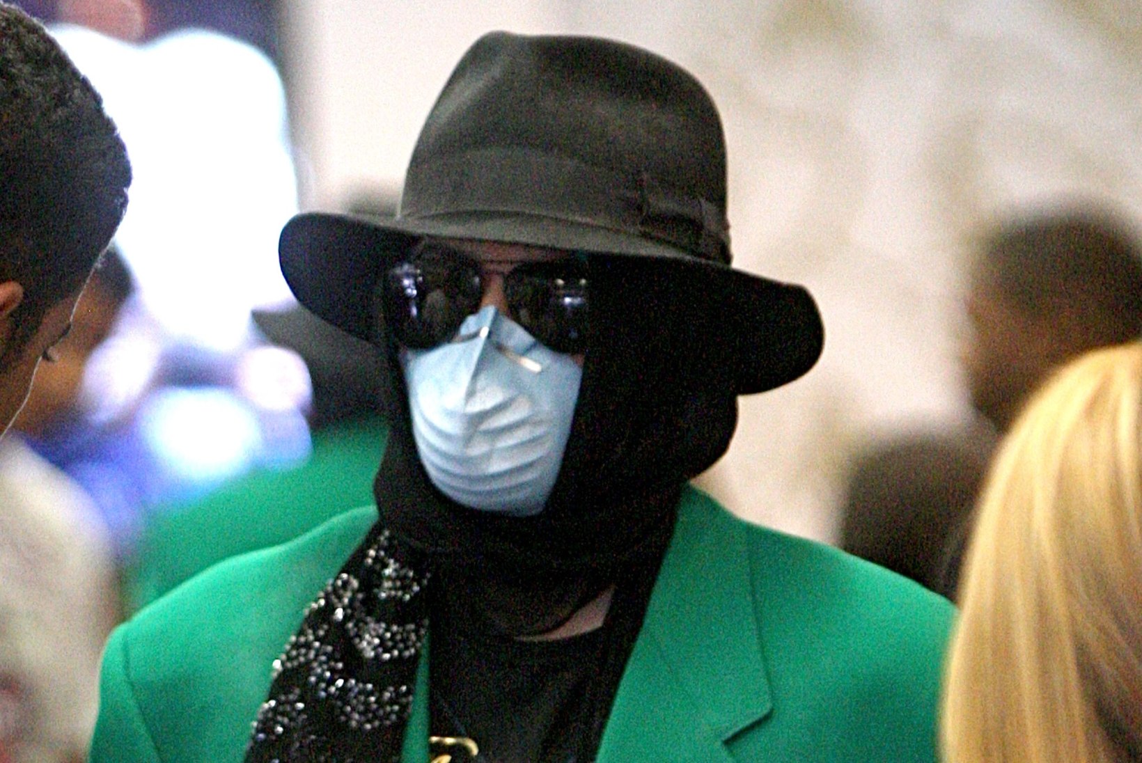 Michael Jackson ennustas koroonaviiruse tulekut ja kandis seetõttu maski