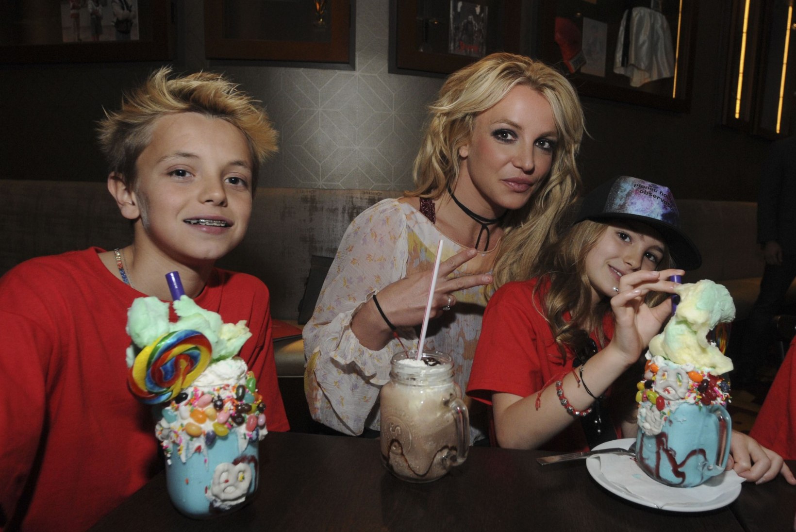 Britney poeg sõimab avalikult oma vanaisa: „Kärvaku maha!“
