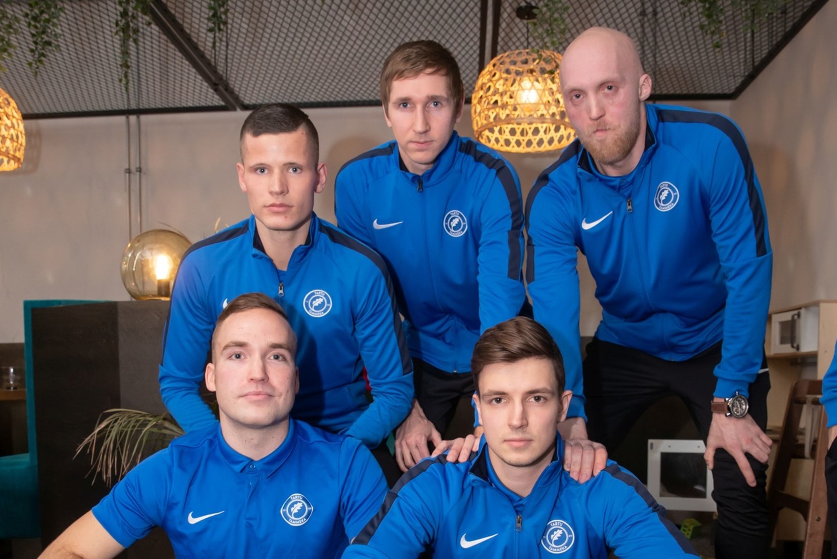 TÖÖ EI SEGA MÄNGU: Eesti jalgpalli kõrgliigas ajavad palli taga nii tippjuhid, juristid kui ka IT-mehed