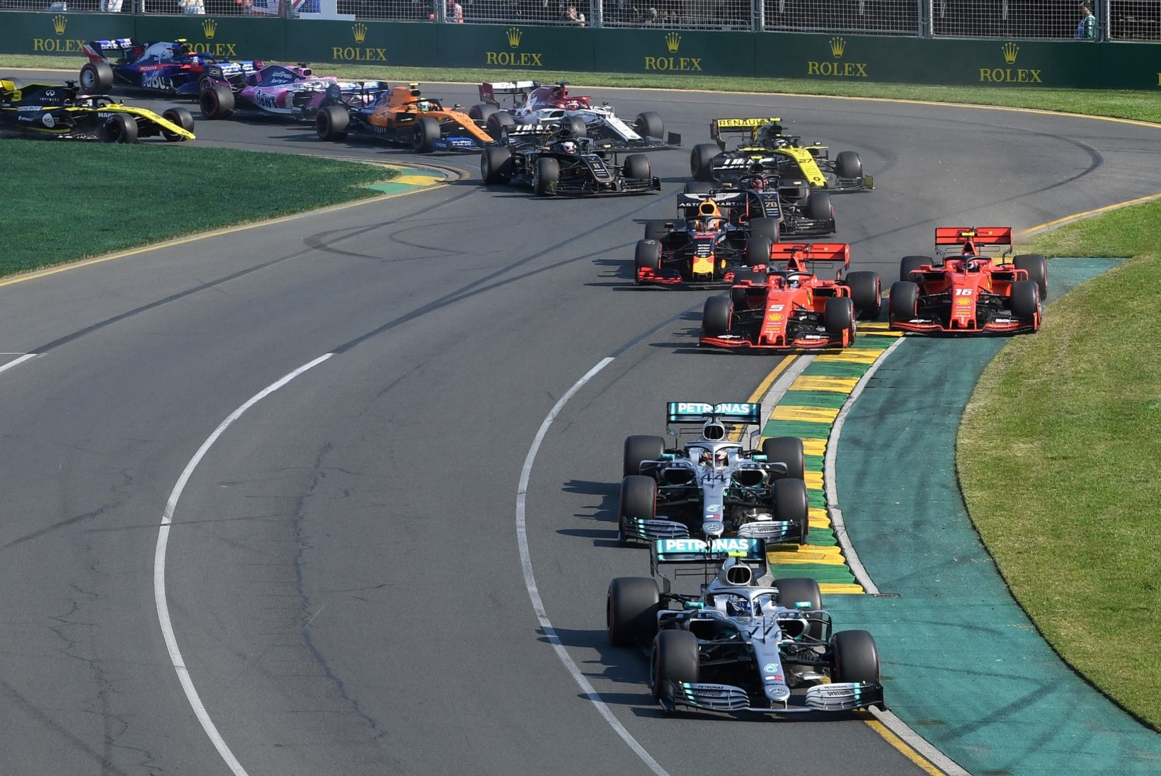 Austraalia lubab F1 avaetapil pealtvaatajad ringraja äärde