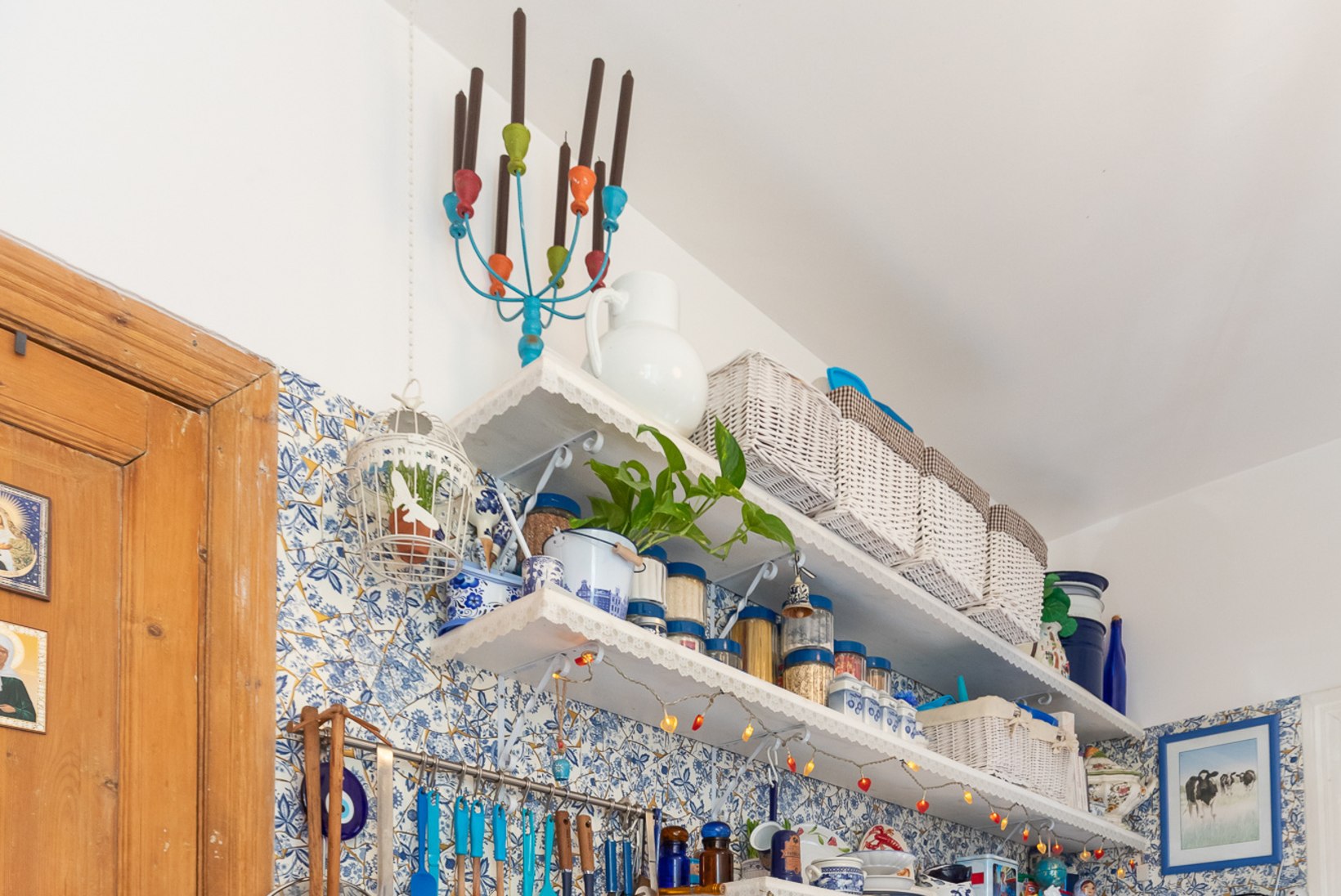 INSPIREERIV GALERII | Karlova kodu köök – sinisemast sinine pesa