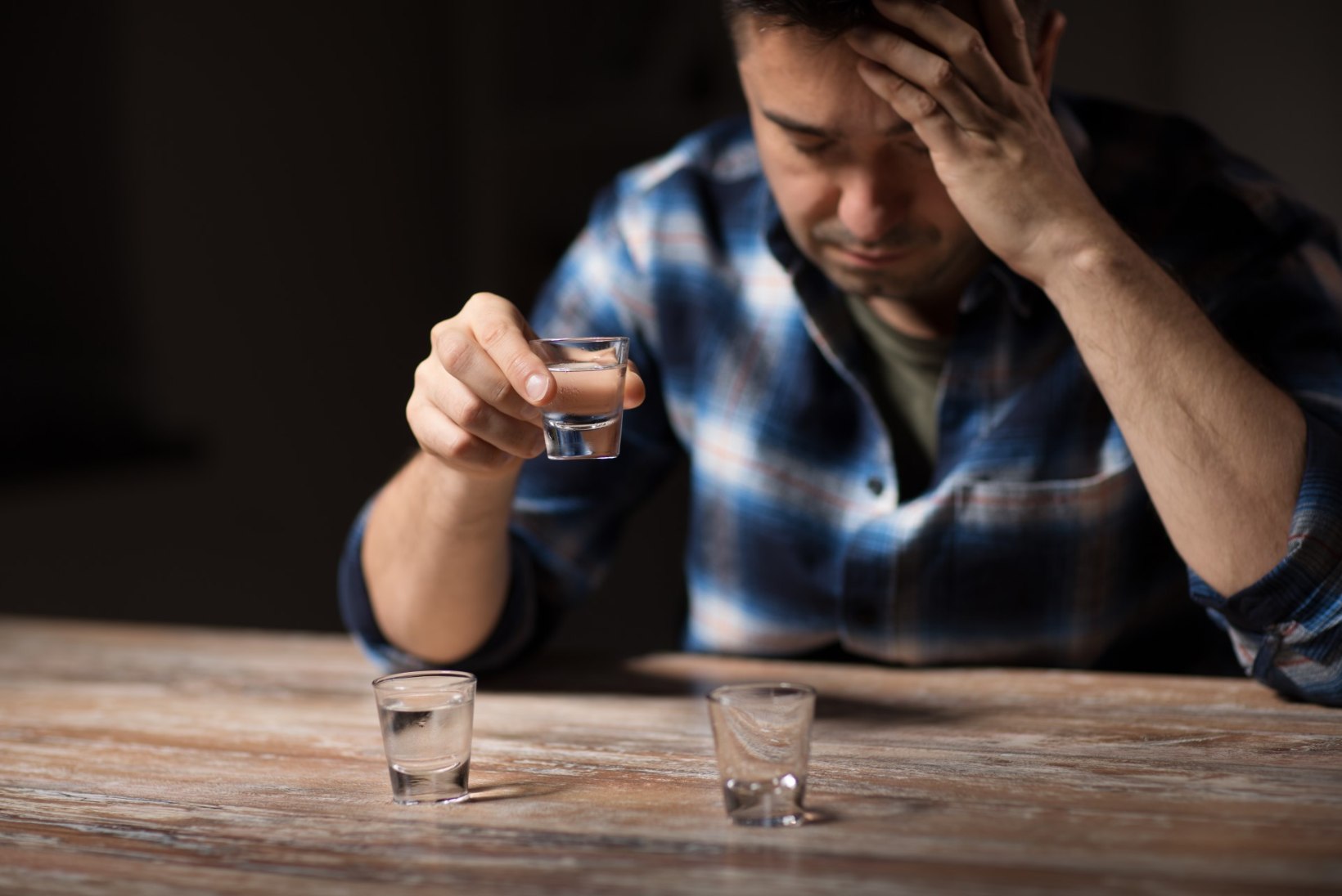 NAPSIST POLE ABI: kange alkoholi joomine ei ravi koroonahaigust