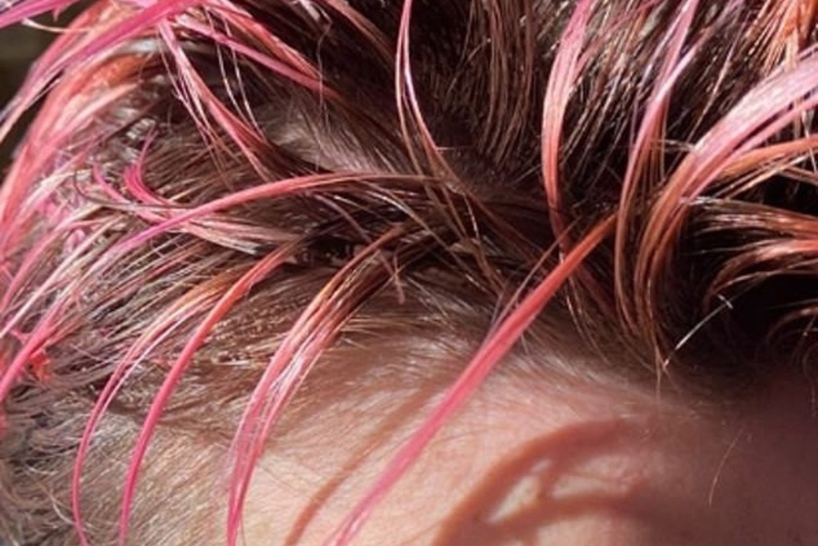 Victoria Beckham ajas ühe poja peaaegu kiilaks ja värvis teise juuksed roosaks