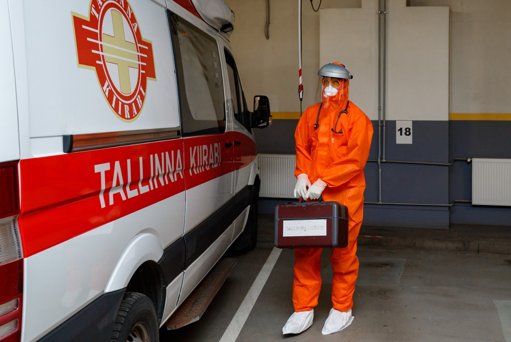 GRAAFIK | Tallinnas nakatus koroonaviirusega kolm kiirabitöötajat