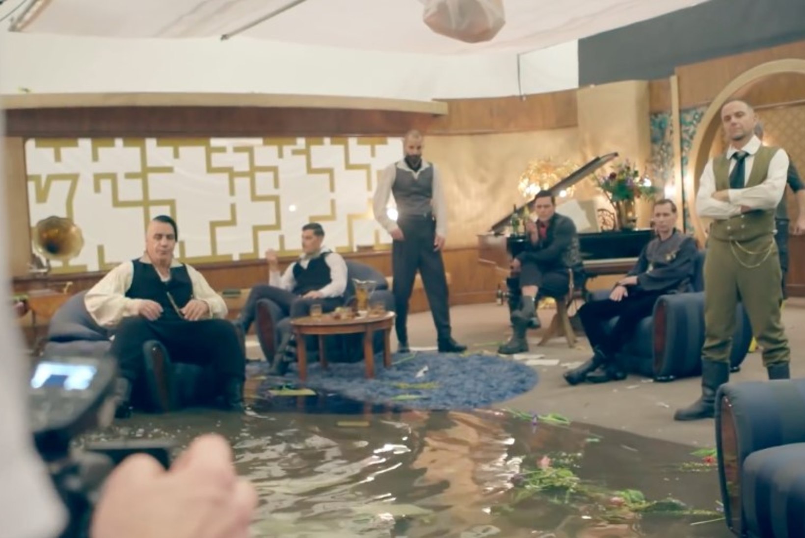VIDEO | Rammstein näitab, kui palju aega ja vaeva kulus nende uue albumi fotosessioonil