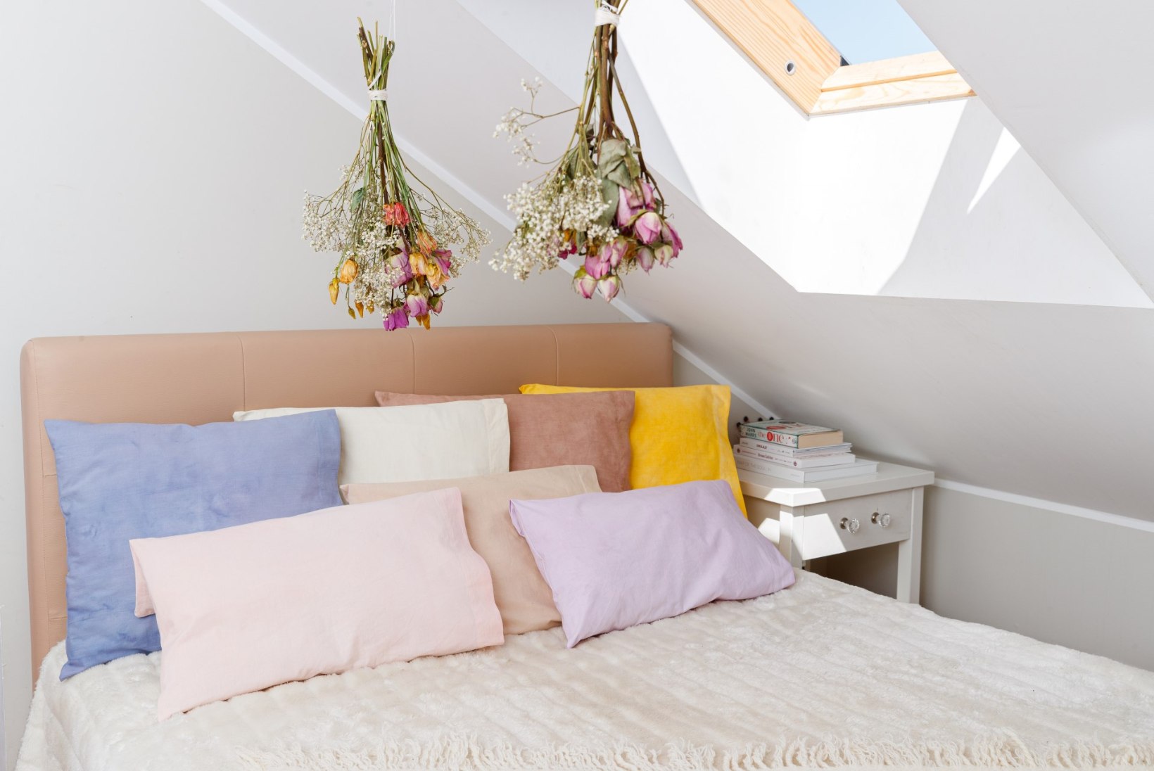 KAVAL NIPP: taimedega värvimine päästab luitunud voodipesu